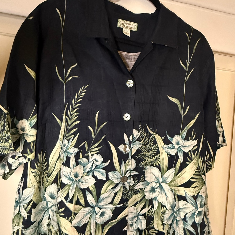 Tommy Bahama Vintage Black Floral Short-Sleeve Hawaiian Shirt